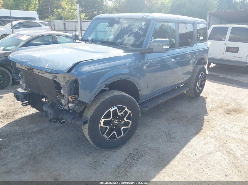 2024 Ford Bronco, Front & Rear, IAAI, VIN 1FMDE8BH1RLB31644 — photo 2