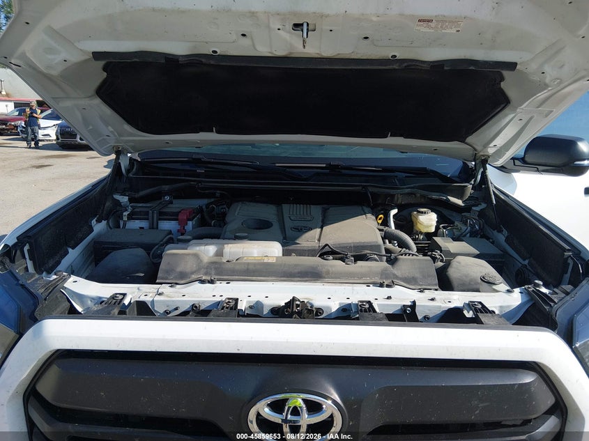 TOYOTA TUNDRA - zdjęcie 10