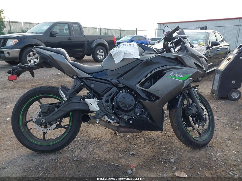 KAWASAKI EX650 2024