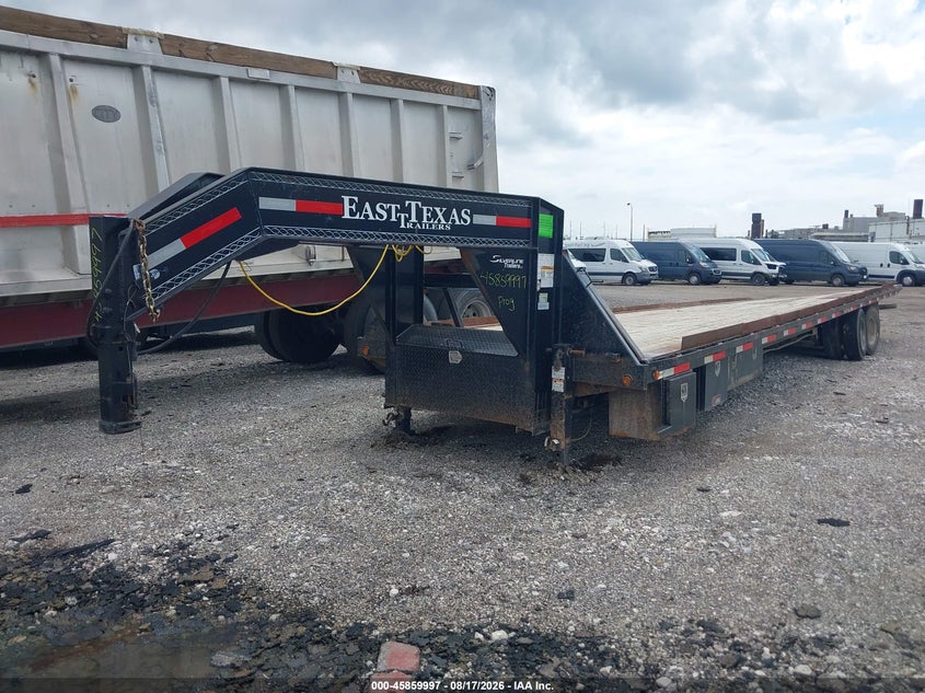 2022 EAST TEXAS 40' FLATBED GOOSENECK auction photo 2