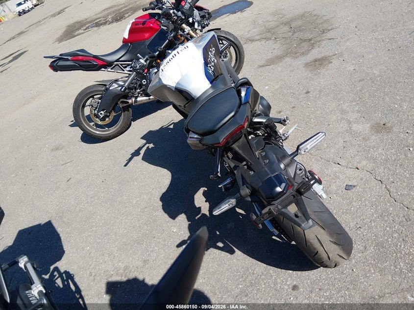 2025 YAMAHA MT09 auction photo 3