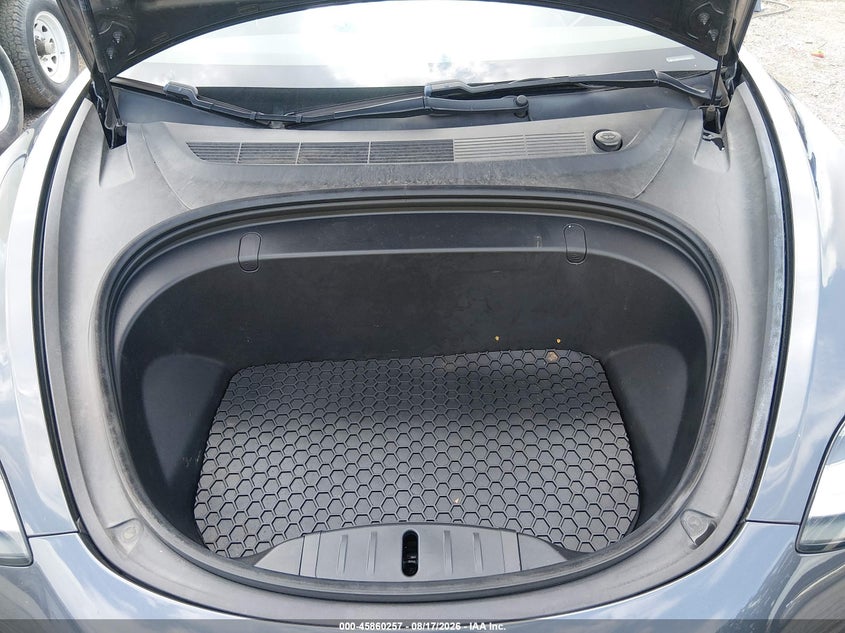 TESLA MODEL 3 - zdjęcie 10