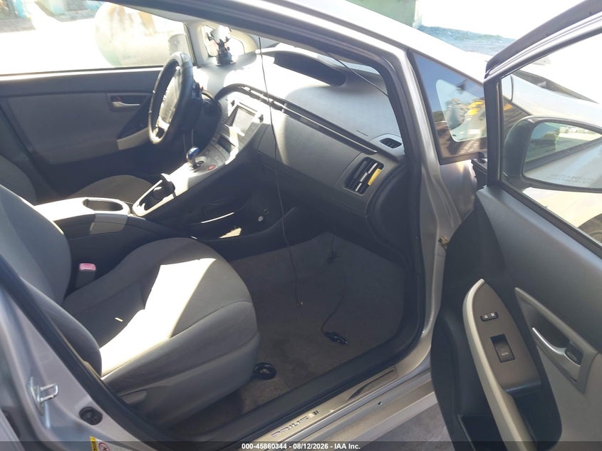 2013 TOYOTA PRIUS auction photo 5