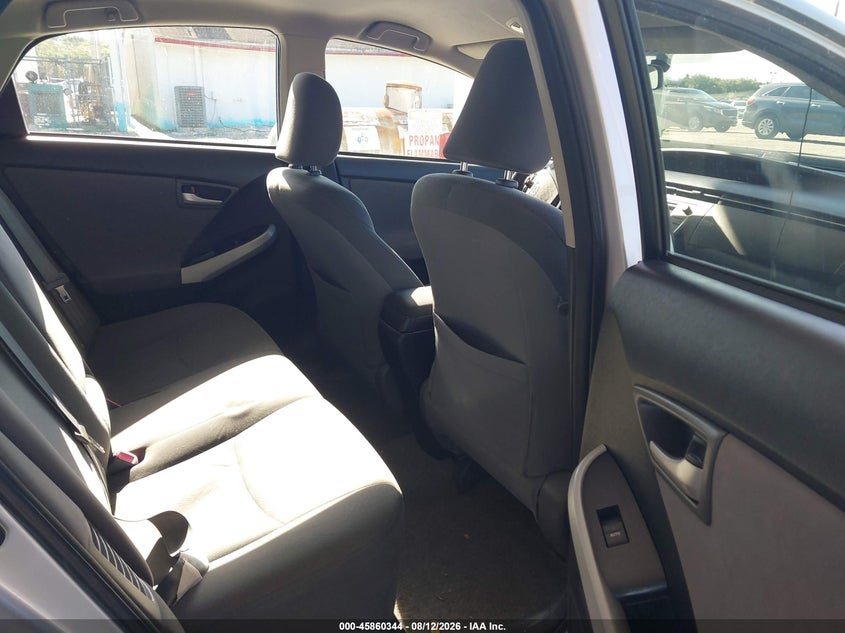 2013 TOYOTA PRIUS auction photo 8