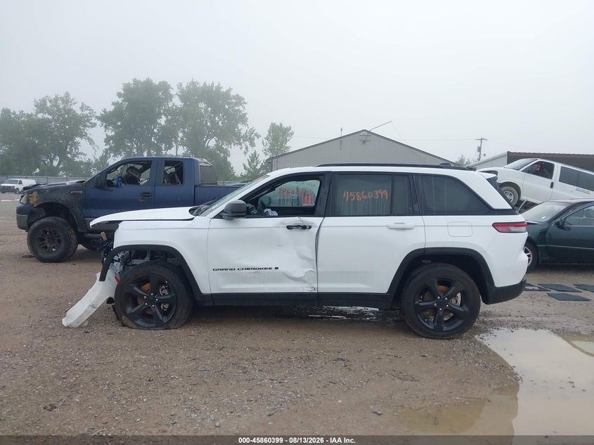 JEEP GRAND CHEROKEE - zdjęcie 14