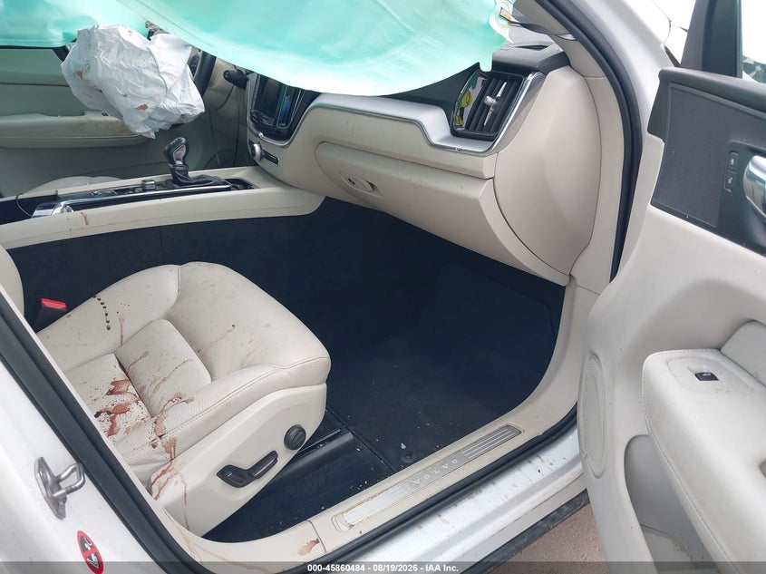 2018 VOLVO XC60 auction photo 5