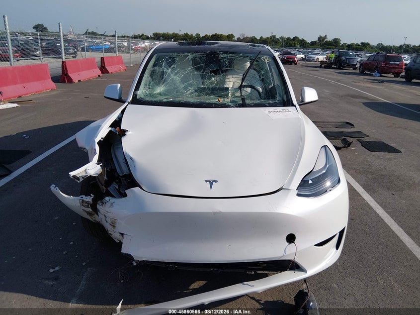 TESLA MODEL Y - zdjęcie 11
