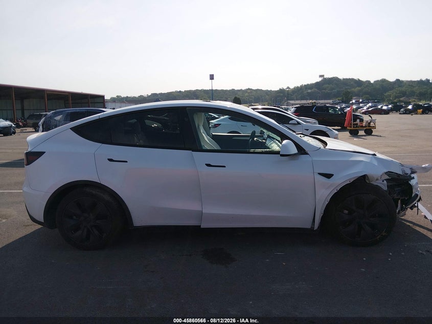 TESLA MODEL Y - zdjęcie 12