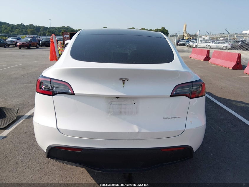 TESLA MODEL Y - zdjęcie 15