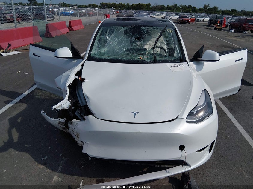 TESLA MODEL Y - zdjęcie 6