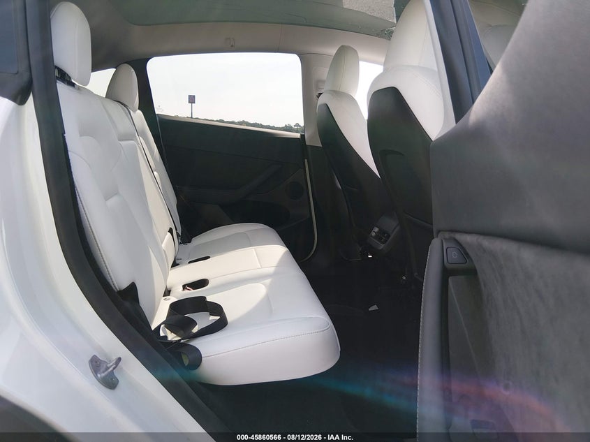 TESLA MODEL Y - zdjęcie 8
