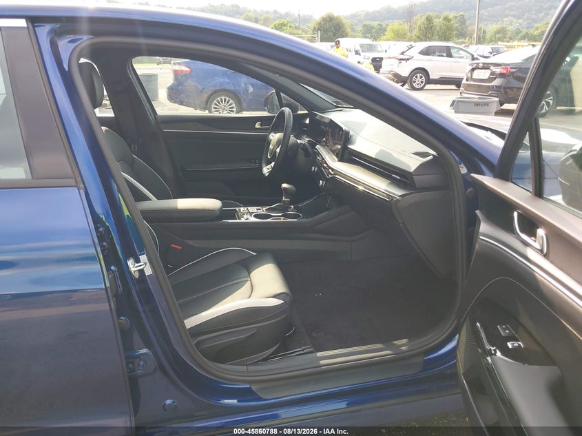 2026 KIA K5 auction photo 5