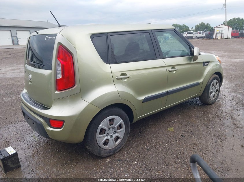 2013 KIA SOUL auction photo 4