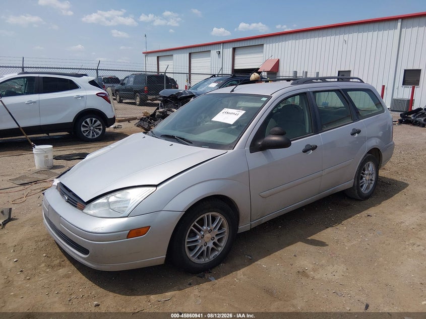 2002 Ford Focus, Right Front, IAAI, VIN 1FAHP36302W216552 — photo 2