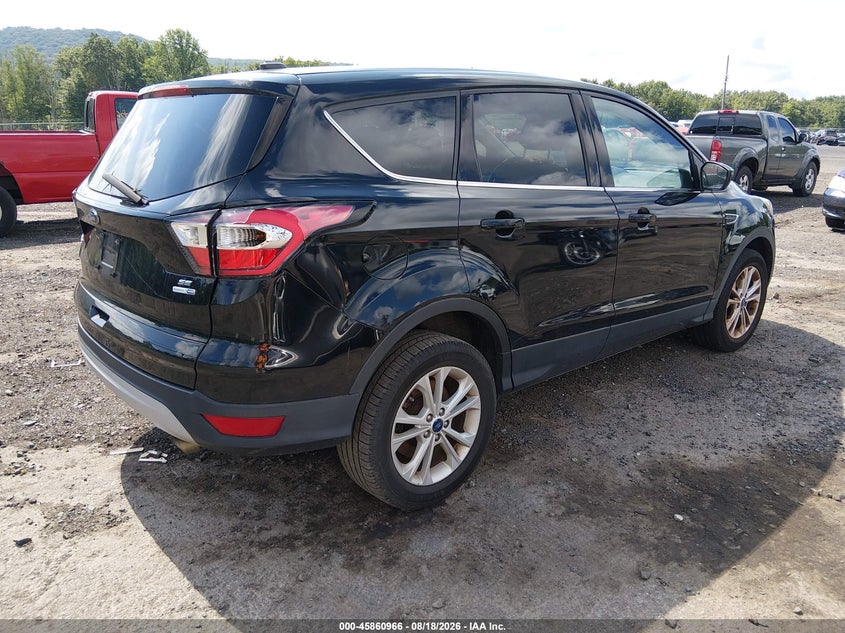 Vin: 1fmcu9gd2hue50800, lot: 46359937, ford escape se 20174