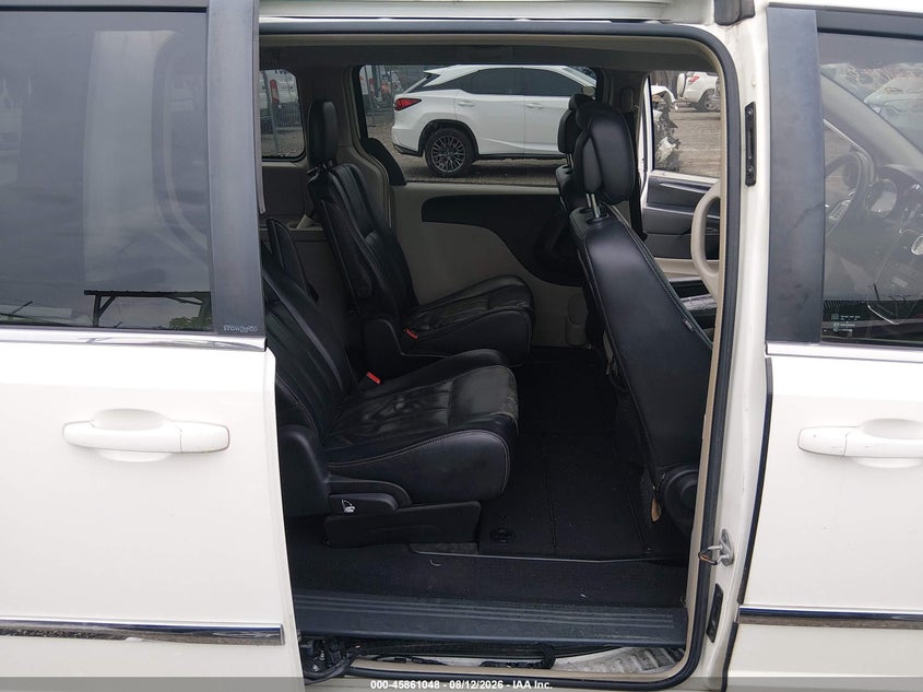 CHRYSLER TOWN & COUNTRY 2013 VIN 2C4RC1BG6DR743627