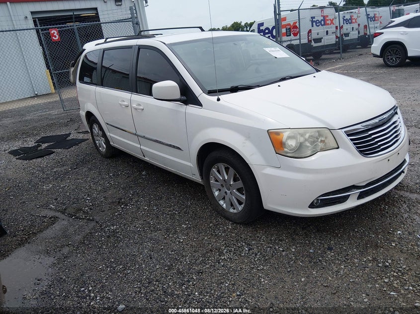 2013 CHRYSLER TOWN & COUNTRY — zdjęcie z aukcji
