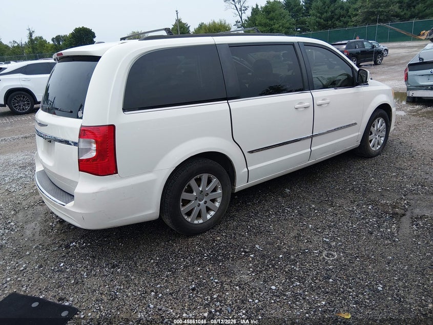2013 CHRYSLER TOWN & COUNTRY — zdjęcie 4