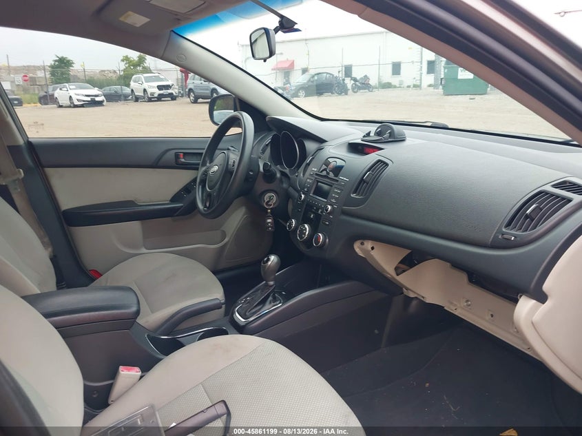 2011 KIA FORTE auction photo 5