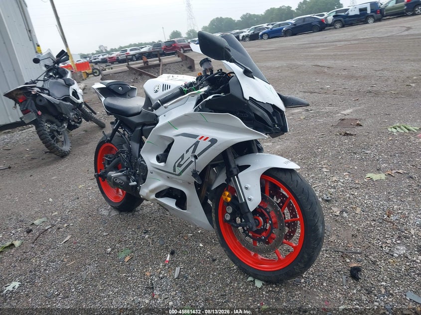 2023 Yamaha Yzfr7
