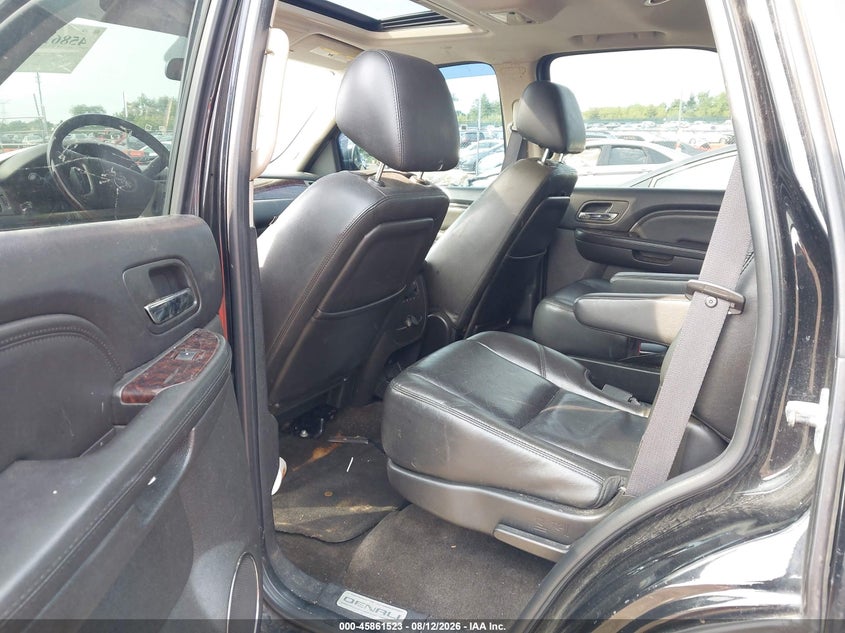 2011 GMC YUKON auction photo 8