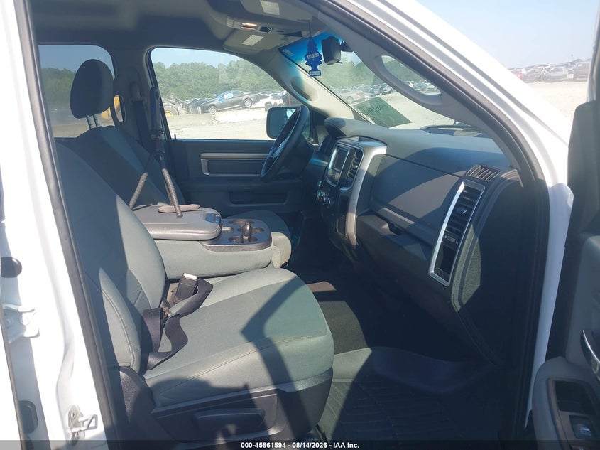 2016 RAM 1500 auction photo 5