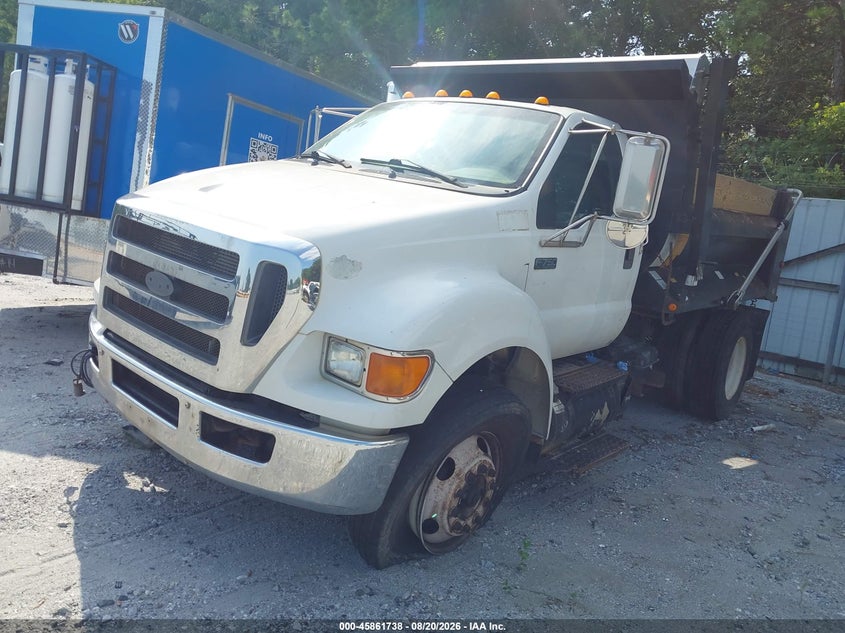 2011 FORD F-750 auction photo 2