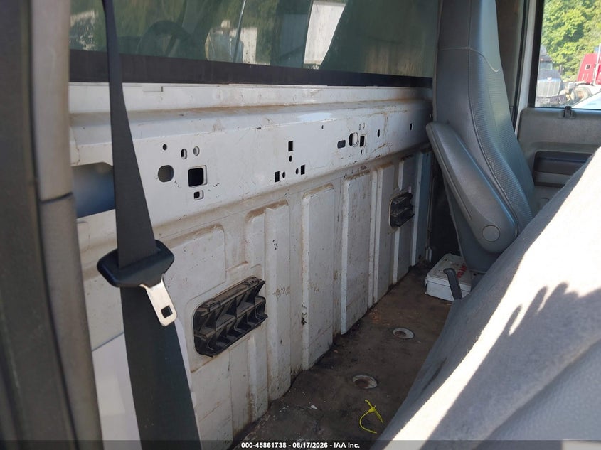2011 FORD F-750 auction photo 8