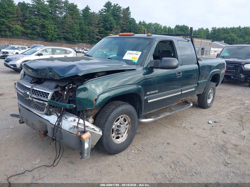2005 Chevrolet Silverado, Front End, IAAI, VIN 1GCHK29UX5E182895 — photo 2