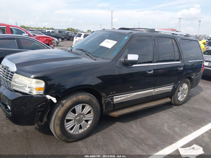 2009 Lincoln Navigator, Front End, IAAI, VIN 5LMFU28539EJ00855 — photo 2