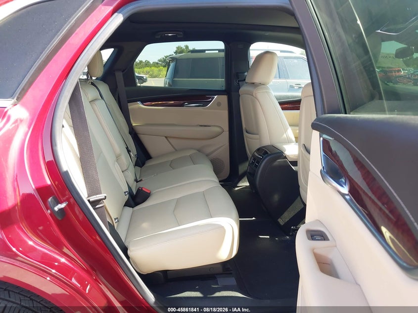 CADILLAC XT5 - zdjęcie 8