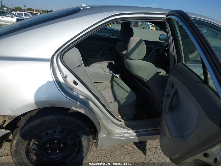 2011 TOYOTA CAMRY auction photo 8