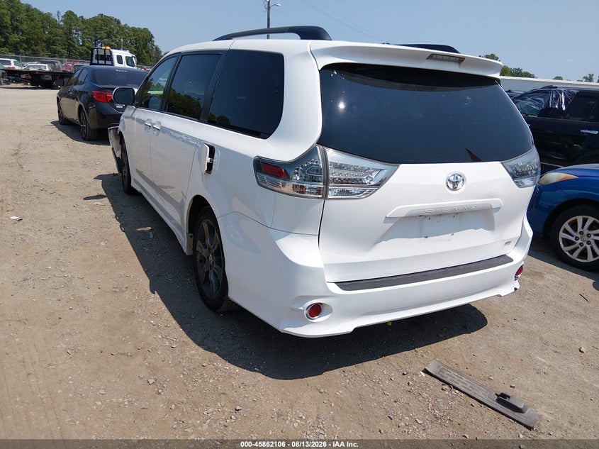 2015 TOYOTA SIENNA auction photo 3