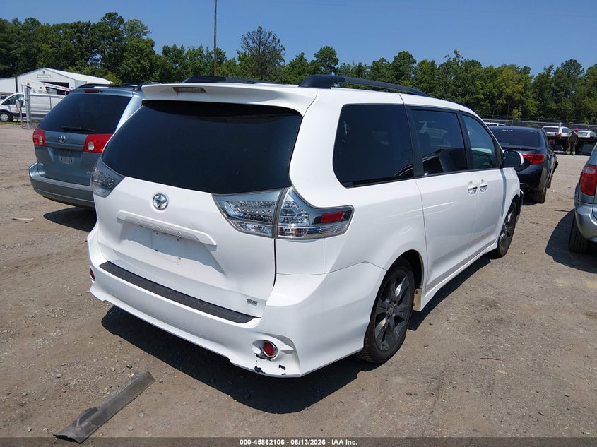 2015 TOYOTA SIENNA auction photo 4