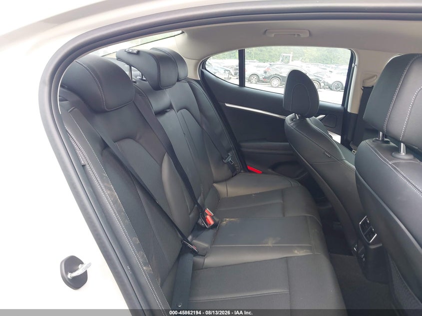 2026 GENESIS G70 auction photo 8