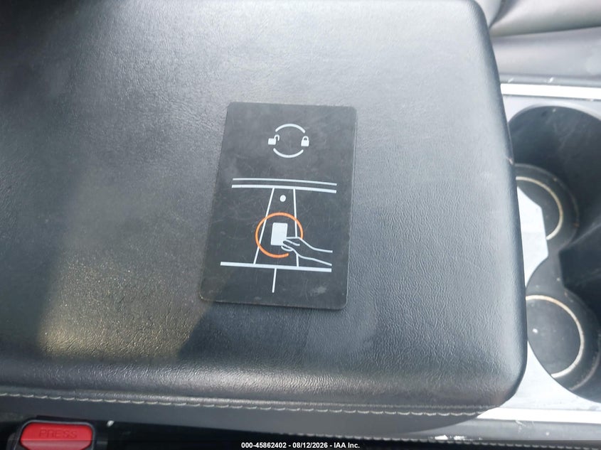 TESLA MODEL 3 - zdjęcie 10