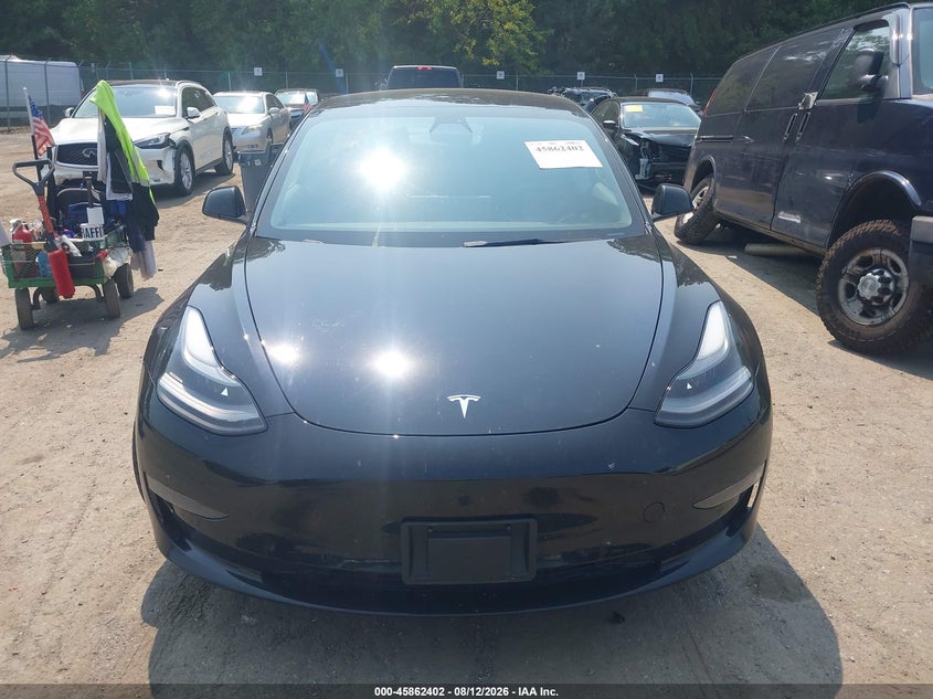 TESLA MODEL 3 - zdjęcie 11