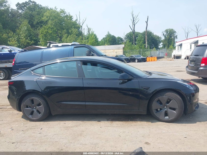 TESLA MODEL 3 - zdjęcie 12