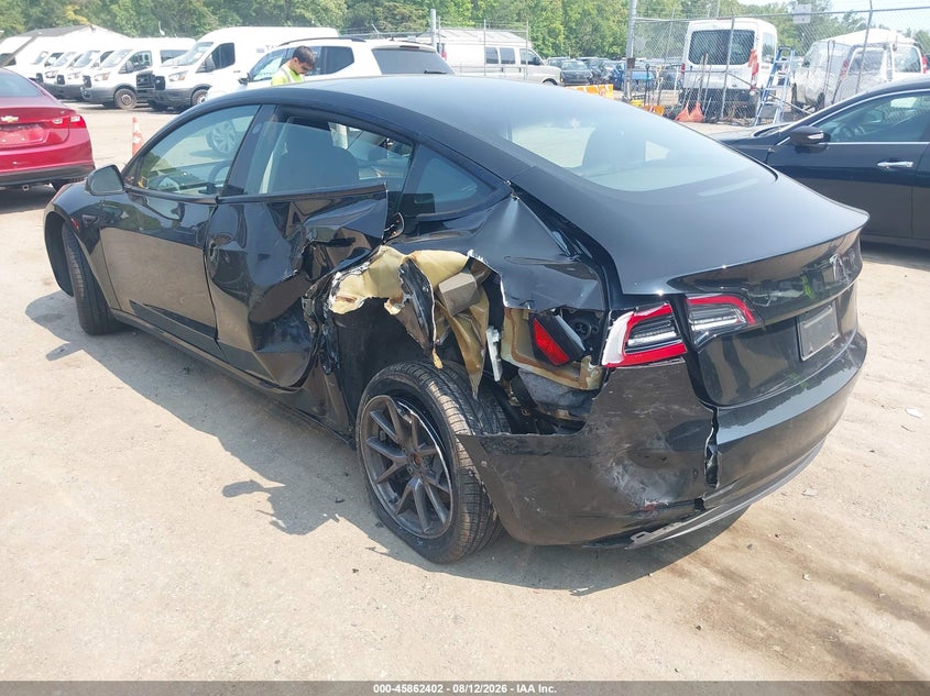 TESLA MODEL 3 - zdjęcie 3