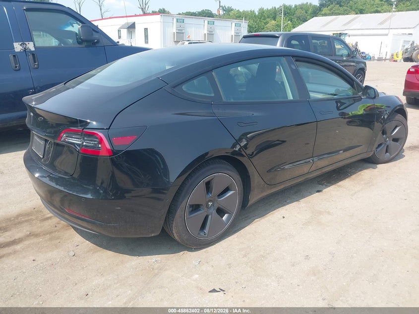 TESLA MODEL 3 - zdjęcie 4