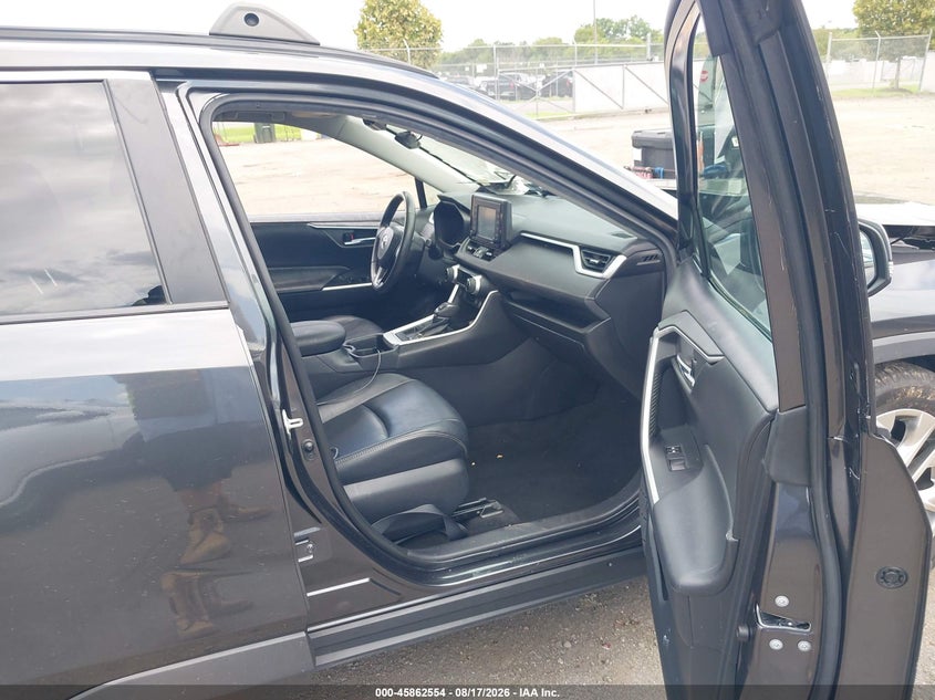 TOYOTA RAV4 - zdjęcie 5