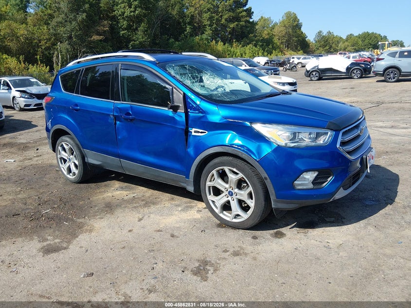 Vin: 1fmcu0j99hua59563, lot: 46361801, ford escape titanium 2017 img_1