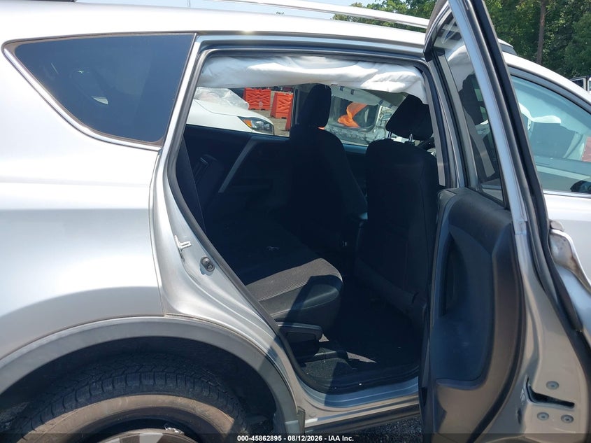 TOYOTA RAV4 - zdjęcie 8