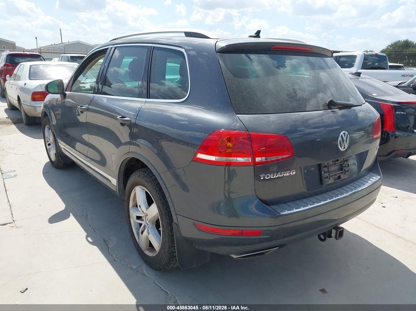 2012 VOLKSWAGEN TOUAREG auction photo 3