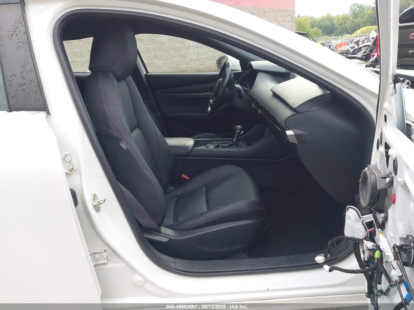 MAZDA MAZDA3 2021 VIN JM1BPBKL1M1328745