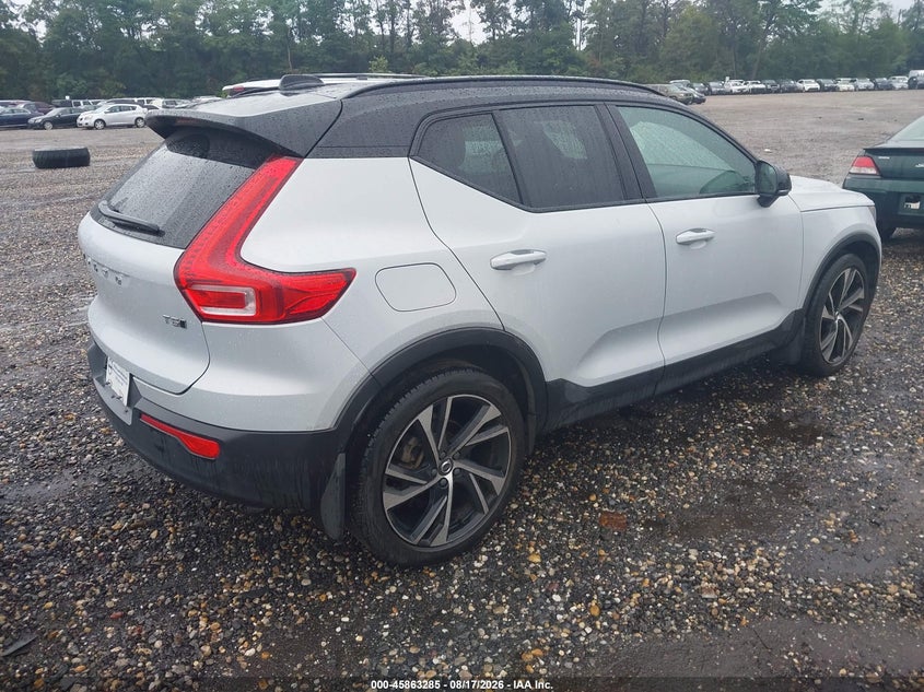 2022 VOLVO XC40 auction photo 4