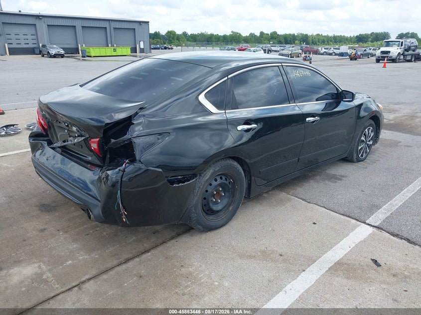 2017 NISSAN ALTIMA auction photo 4