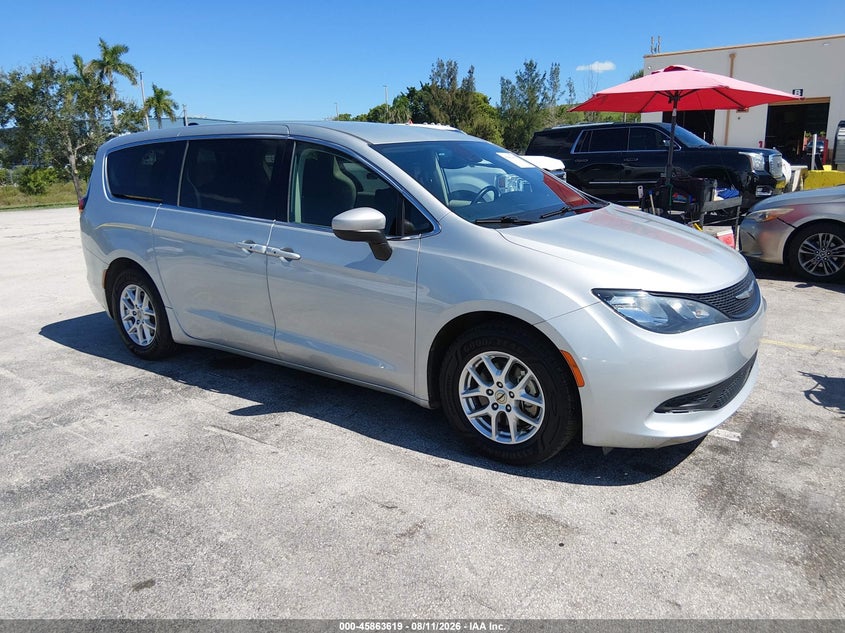2023 CHRYSLER VOYAGER auction photo 1