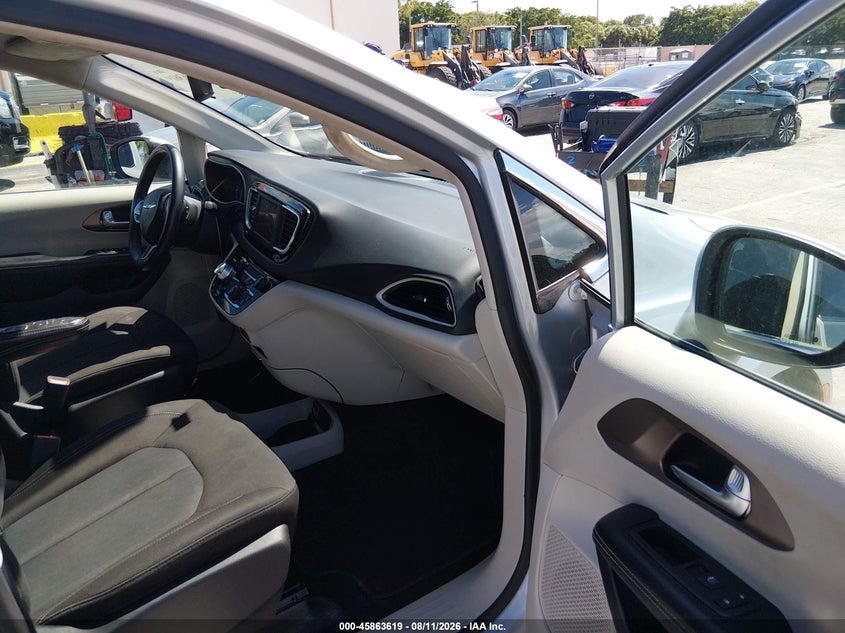 2023 CHRYSLER VOYAGER auction photo 5