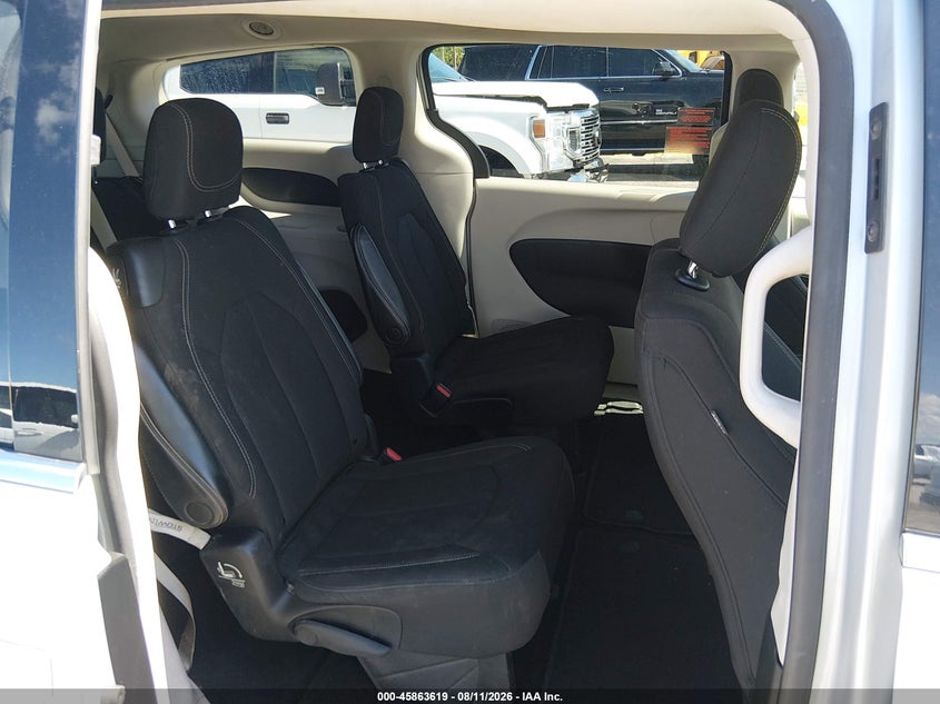 2023 CHRYSLER VOYAGER auction photo 8